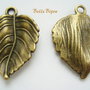 Frunze 3D finisaj bronz aprox 29x20x3 mm