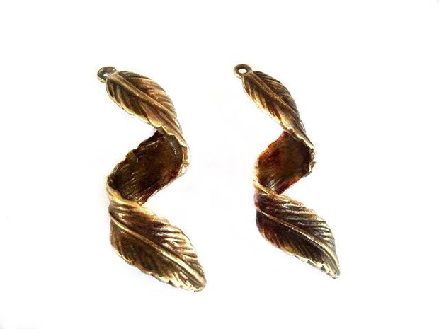 1b pandantiv bronz ,frunza spiralata 45x15mm (BZ0074)
