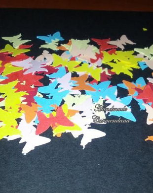 Confetti fluturi