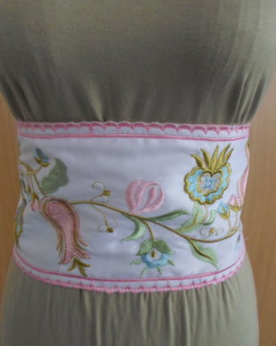 BRAU CU BRODERIE