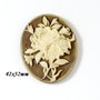5603 - (1buc) Cabochon camee, rasina, floare trandafir, maro cafeniu beige sidefat, 42x32mm