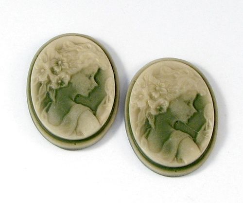 5608 - (2buc) Cabochon camee, rasina, lady, verde kaki olive beige sidefat, 39,1x28,5mm