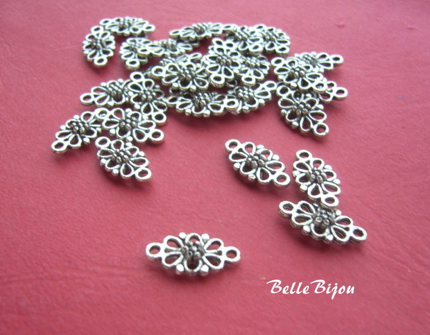 Link argintiu antichizat floral aprox 4x8x16 mm
