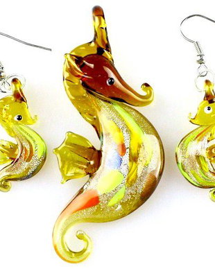 5651 - SET Pandantiv si charms, sticla lampwork, caluti de mare