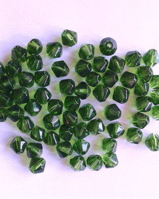 LMS644 - margele sticla biconice verzi 6 mm