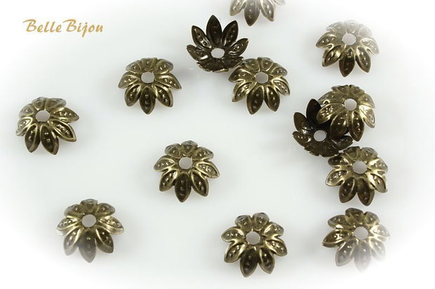 (10 buc) Capac finisaj bronz floare cu 8 petale aprox 4.5x10 mm