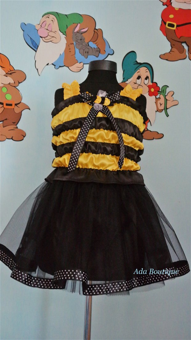 Costum pentru serbare albinuta