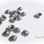 (10 bucati) Floricica cu 5 petale capacel argintiu antichizat de aprox 3x5.5 mm