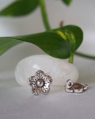 Charm argintat antichizat 12mm (1)