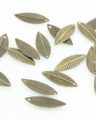 I1189 Charms frunza bronzata 21x7.5mm