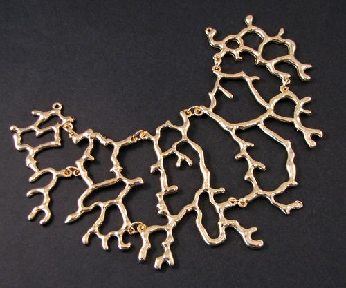 5827 - Pandantiv / baza colier, aliaj auriu, ramuri de coral, 140x95mm