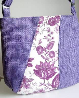 Violet flowers - pentru comanda