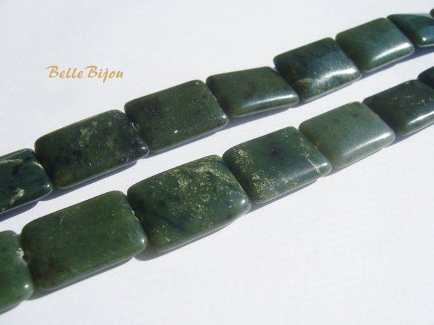 Green jasper pernute dreptunghiulare aprox 4x13x18 mm