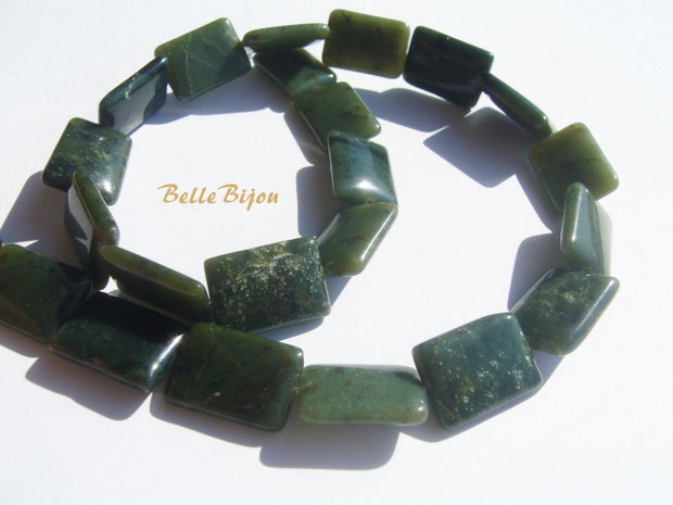 Green jasper pernute dreptunghiulare aprox 4x13x18 mm