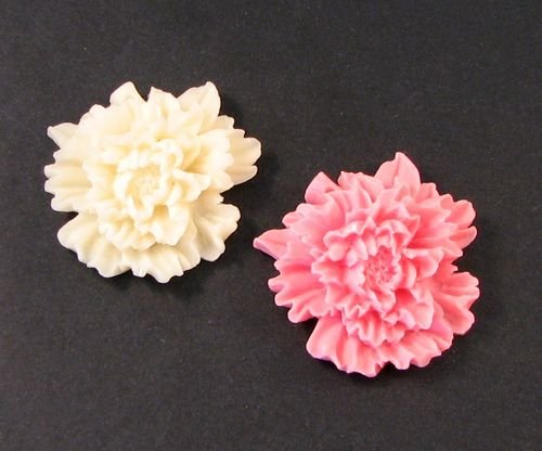 5946 - (2buc) Cabochon, floare / garoafa, rasina, roz si alb untos