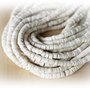 10b rondele heishi  lemn cocos alb 5mm (AG0019)