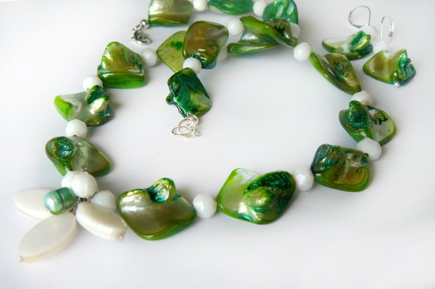 Set cu perle biwa