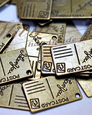 Charm carte postala, bronz antichizat