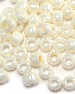 Margele TOHO, 8/0, Opaque-Lustered Navajo White-10 grame