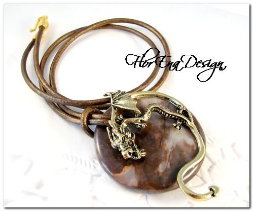 F1166 # Colier, agata donut, dragon aliaj metalic aspect auriu antichizat, snur piele naturala maro metalizat, zamac aurit