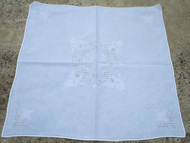 Decoratiune brodata
