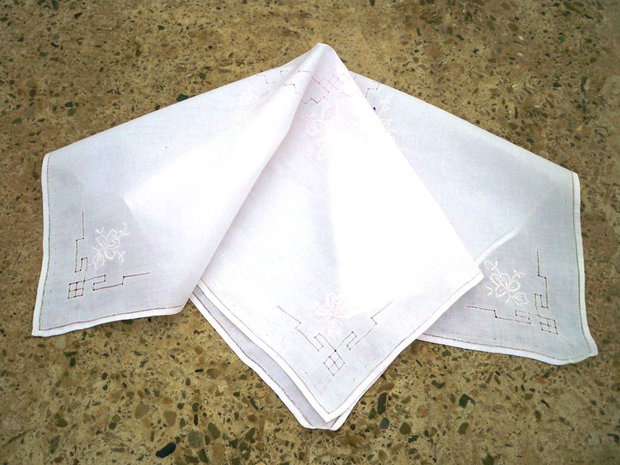 Decoratiune brodata