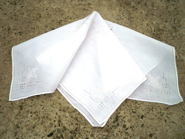 Decoratiune brodata