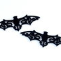 6139 -  (2buc) Pandantiv, aliaj metalic, negru, liliac, gothic