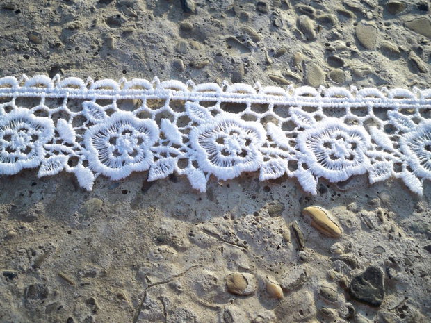Broderie dantelata