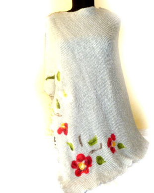 Poncho cu flori de camp impaslite
