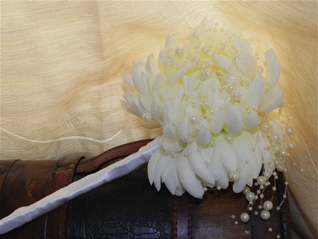 00320 - Buchet crizanteme ivory