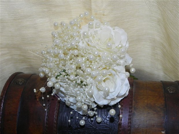 00332 - Buchet mireasa, trandafiri albi