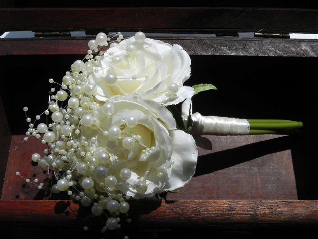 00332 - Buchet mireasa, trandafiri albi