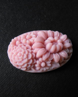 CABOCHON CU FLORI ROZ - 32 X 22 MM