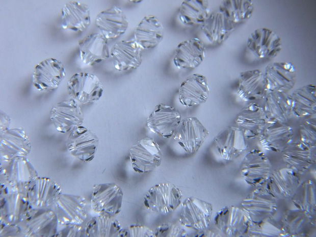 Margele bicon Swarovski 4 mm - 5328-4-01