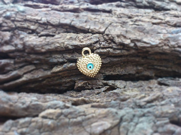 Charm aurit inimioara, evil eye 15x12mm (GPLAK 130)