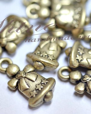 Charm clopotel, bronz antichizat