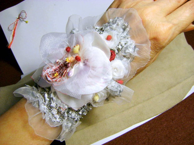 Promotie !!  Cadou pt. cineva drag  ; Wild white orchid /orhidee salbatica alba / UNICAT
