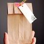 8 buc Pungute decorative din kraft paper cu tag nuanta crem - vanilla