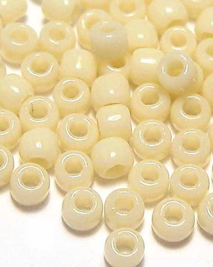 Margele TOHO, 11/0, Opaque Lt Beige - 20 grame
