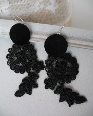 Cercei dantela neagra