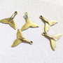 Charm pandantiv coada balena 19x19mm (BZLAK 079)