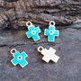 1b charm aurit cruce turcoaz  19x14mm (GPLAK 136)