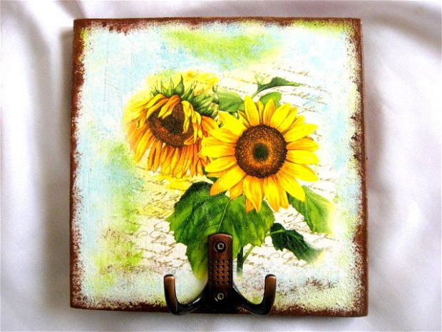 Cuier din lemn - floare soarelui - 25420