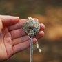 Bratara cu branchiopod fosil si lantisoare placate cu argint