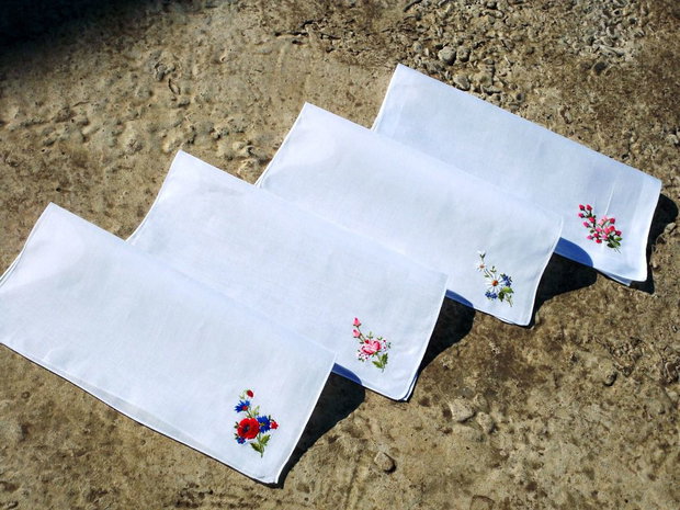 Broderie cu flori 1
