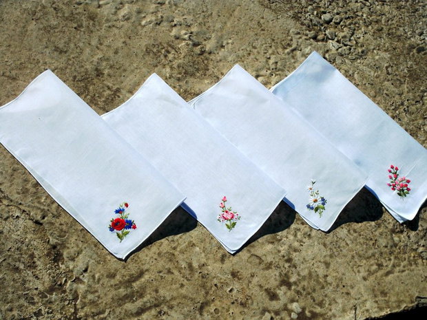 Broderie cu flori 1