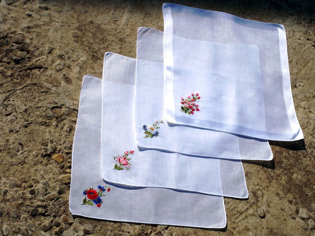 Broderie cu flori 1