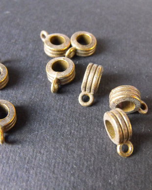 AGATATOARE PANDANTIV BRONZ - 12 X 5 X 8 MM