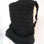 Gluga neagra cu guler crosetata